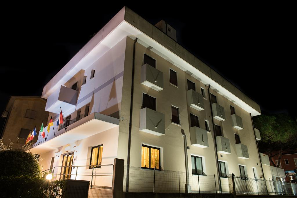 Albergo Ridente Lido di Jesolo Eksteriør billede